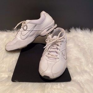 *Nike Air Women's Training Size 7.5